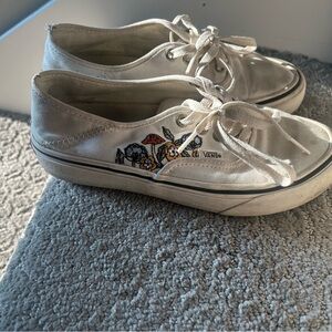 Vans Off-White Sneakers with Floral Design - Rare - Well-Worn!